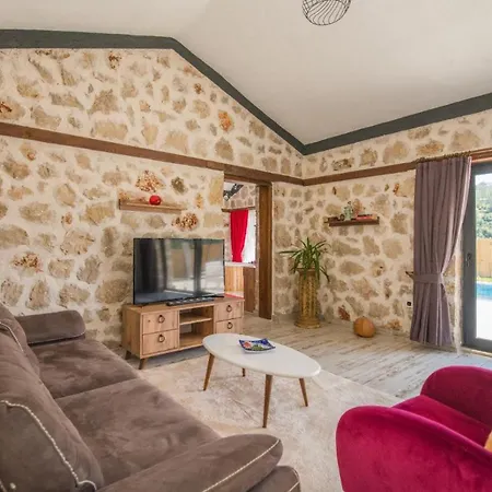 בית נופש Exceptional With Private Pool And Jacuzzi In Kas, Antalya קס